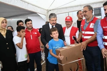 Osmaniye’de depremzede çocuklara bisiklet hediyesi