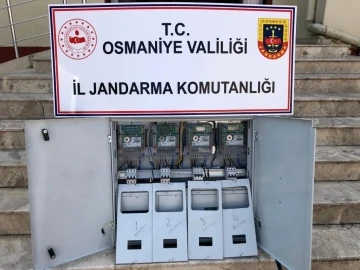 Osmaniye’de elektrik panosu çalan 2 şüpheli yakalandı
