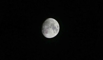 Osmaniye’de geceyi aydınlatan “şişkin ay” güzelliği
