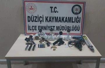 Osmaniye’de güvenlik kamerası çalan hırsızlar güvenlik kamerasına yakalandı
