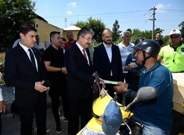 Osmaniye’de &quot;Ceza Yok, Kask Var&quot; mottosuyla motor sürücülerine kask dağıtıldı
