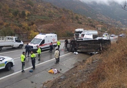 Osmaniye’de yolcu minibüsü devrildi: 6 kişi yaralandı