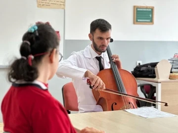 Otizmli Kerem’in öğretmenlik hayali gerçek oldu
