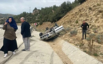 Otomobil bariyere çarpıp takla attı