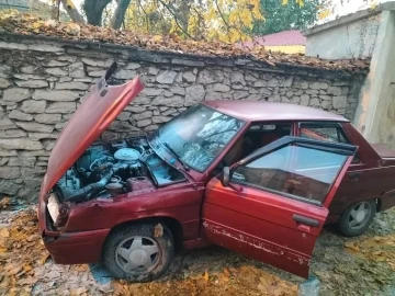 Otomobilde çıkan yangın büyümeden söndürüldü
