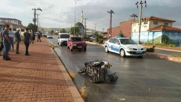 Otomobille elektrikli bisiklet çarpıştı: 1 ölü
