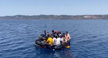(Özel) 12 kişilik can salına 32 kaçak göçmen bindi, Yunan unsurları ölüme terk etti
