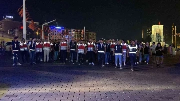 (ÖZEL) Beyoğlu’nda 200 polisin katıldığı geniş çaplı asayiş uygulaması
