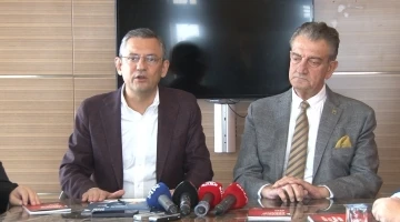 Özgür Özel delegelere seslendi: &quot;Aklına, vicdanına güvendiğiniz insanlarla konuşun, gereğini yapın&quot;
