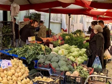 Özlenen kış sebzeleri pazardaki yerlerini alıyor
