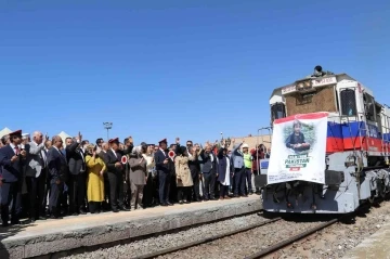 Pakistan’a yardım malzemesi taşıyan &quot;İyilik Treni&quot; Van’dan yola çıktı
