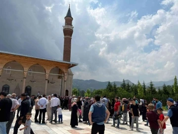 Pandemi yasaklarının ardından Afyonkarahisar’dan ilk hacı kafilesi uğurlandı
