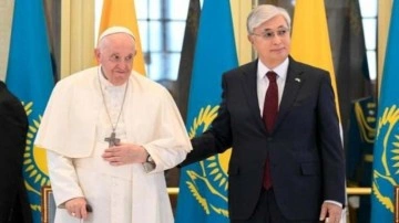 Papa Francis 3 günlük resmi ziyaret için Kazakistan&rsquo;da