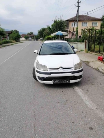 Park halindeki otomobili çalan şüpheli, arkadaşını gezdirirken yakalandı
