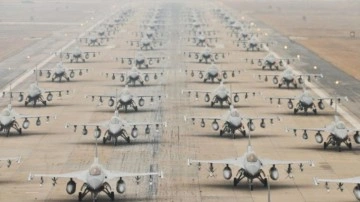 Pentagon duyurdu: ABD'nin F-16 filosu Orta Doğu'ya ulaştı!