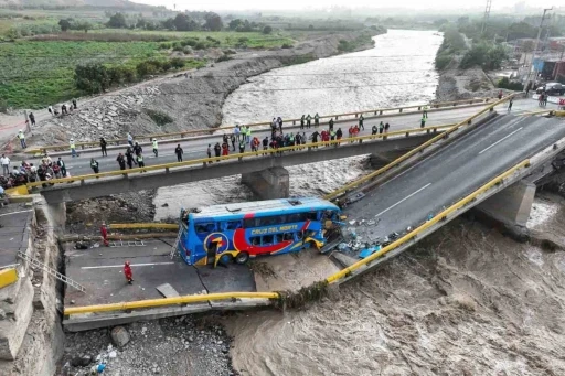 Peru’da köprü çöktü: 2 ölü, 41 yaralı
