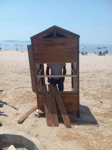 Plaj vandalları Sevgi Plajı’nda 500 bin liralık hasar oluşturdu
