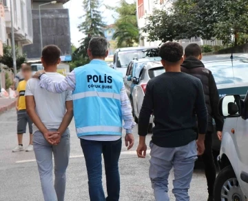 Polis, okul çevrelerinde kuş uçurtmuyor
