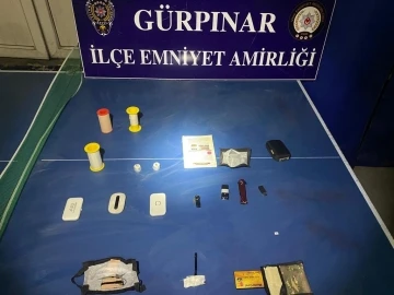 Polisin dikkatinden kaçmadı, kopya girişimi engellendi
