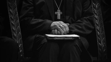 Polonya'da bir rahip uyuşturucu dağıttığı şüphesiyle gözaltına alındı