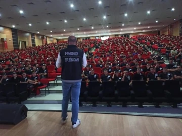 POMEM’de eğitim gören 900 öğrenciye Narko-Rehber eğitimi verildi
