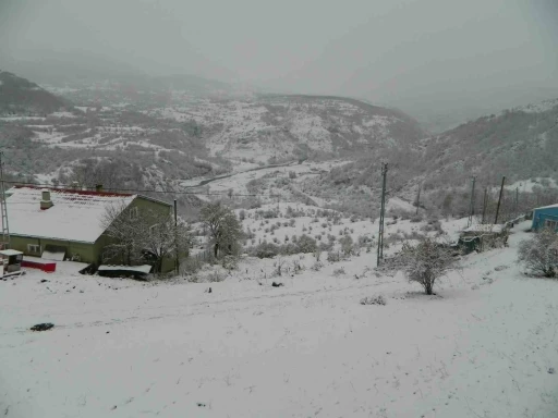 Posof beyaza büründü
