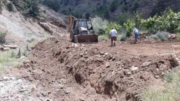 Pozantı’da bahçe yolları düzenlendi
