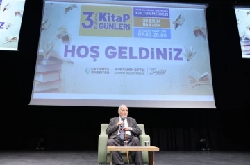 Prof. Dr. İlber Ortaylı, Cumhuriyet’in ilk yüzyılını gençlere anlattı
