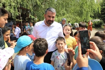 Pursaklar Belediye Başkanı Çetin mezuniyet pikniğinde
