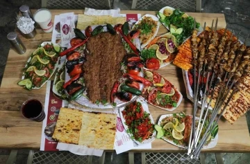 &quot;Açma kebap&quot; Adanalıların yeni gözdesi oldu
