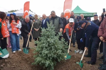 &quot;Geleceğe Nefes Cumhuriyete Nefes&quot; sloganıyla 100. Yıl Cumhuriyet Ormanı oluşturuldu
