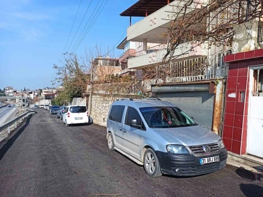 &quot;Kafama silah dayayıp altınlarımı çaldılar&quot; diyen kadının bilezikleri kumar oynayan oğluna verdiği ortaya çıktı
