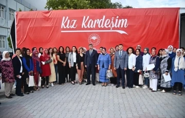 &quot;Kız Kardeşim&quot; eğitimine katılanlara belgeleri verildi
