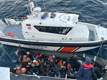 Radarla tespit edilen 40 düzensiz göçmen yakalandı
