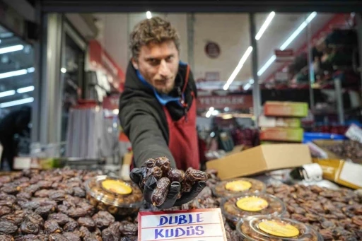 Ramazan ayının vazgeçilmezi hurma tezgahlarda yerini aldı
