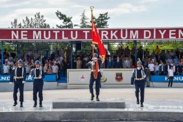 Rektör Beydemir acemi erlerin yemin törenine katıldı
