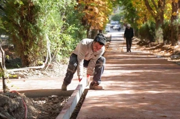 Ressam Ahmet Yakupoğlu Parkı’nda yenileme çalışmaları devam ediyor
