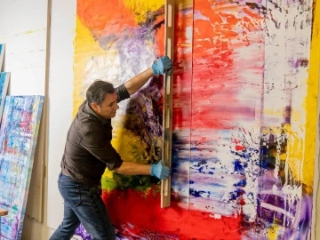 Ressam Kemal Yazıcı, Dubai’de resim sergisi açtı
