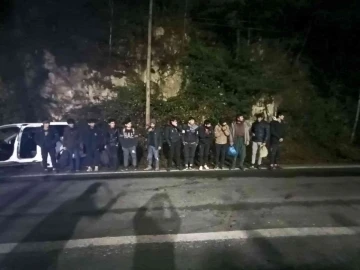 Rize’de 14 Afgan göçmen yakalandı
