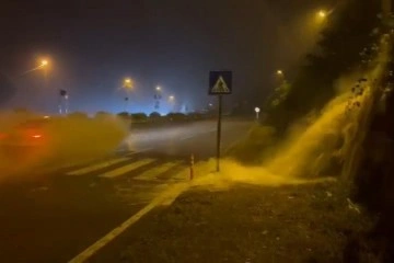 Rize’de şiddetli yağış etkili oldu