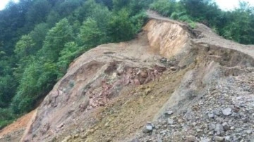 Rize&rsquo;de şiddetli yağış heyelanlara neden oldu