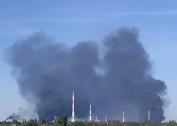 Rus ordusu Ukrayna’da petrol rafinerisini vurdu
