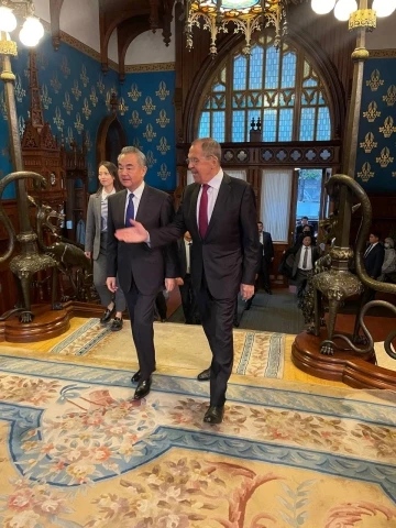 Rusya Dışişleri Bakanı Lavrov, Çin Dışişleri Bakanı Wang ile bir araya geldi
