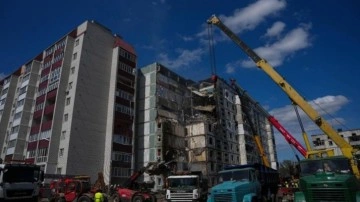 Rusya, Ukrayna'da sivil binaları vurdu: Ölü sayısı 18'e yükseldi