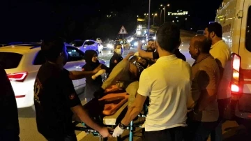 Sağlık ekiplerine zor anlar yaşatan yaralı ambulansa binmeyi reddetti
