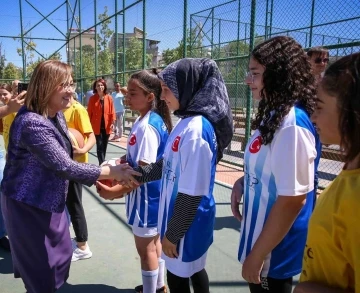 Şahin’den yaz kurslarından yararlanan çocuklara ziyaret
