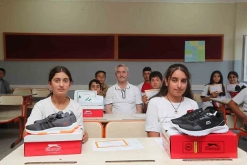 Şahinbey’de 1 milyon öğrenciye spor ayakkabısı
