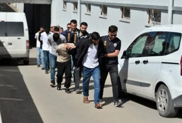 Sahte ilanla 3 milyon lira dolandıran 2 kişi tutuklandı 
