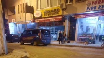 Şaka gibi olay. Cezaevine nakledilen hükümlü acıktım dedi, yemek molasında firar etti