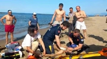 Sakarya’da 3 kişi denizde boğulma tehlikesi geçirdi
